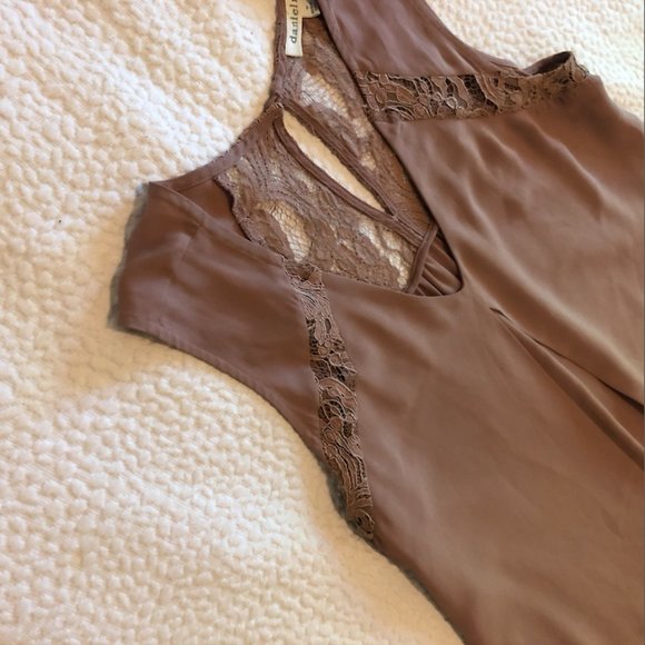 Blush Taupe Lace Tank - DanielRainn - Size Medium - Picture 3 of 8